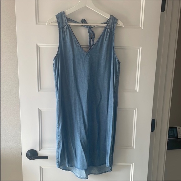 GAP Size Small Denim Chambray Open-Back Dress. - Picture 2 of 7